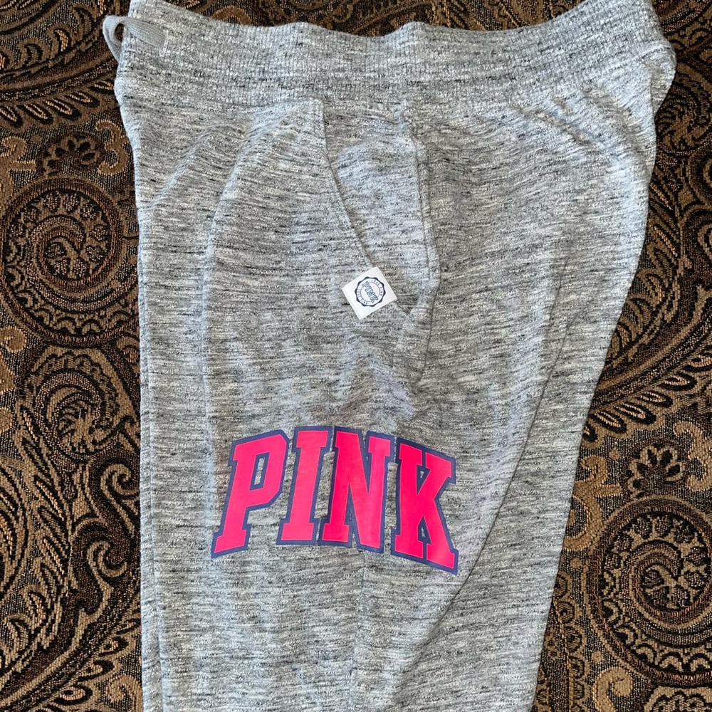 VICTORIA’S SECRET PINK GRAY SKINNY LOGO JOGGER SIZE XS